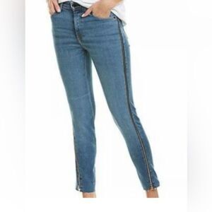 Rag N Bone Sz 26 Zip detail Jeans